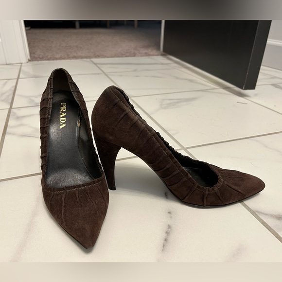 Prada pumps - Picture 1 of 3
